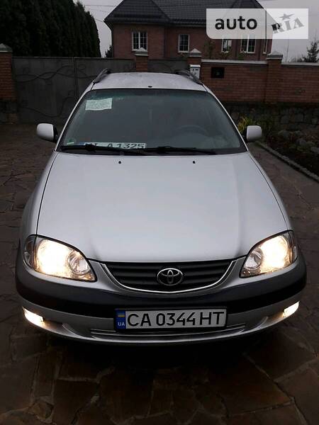 TOYOTA AVENSIS 2002
