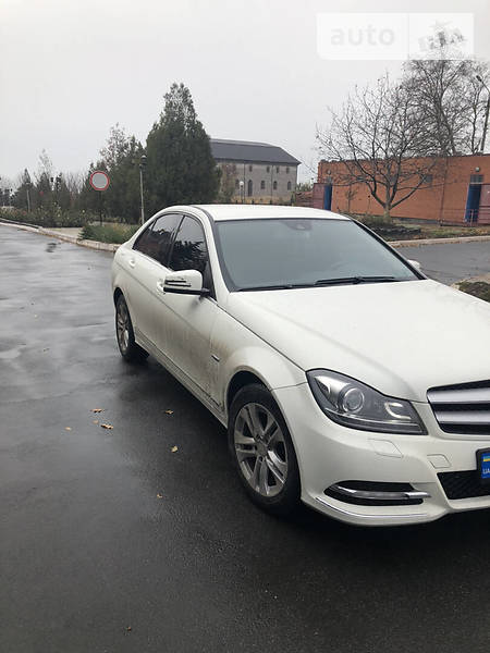 MERCEDES-BENZ C 180 2012