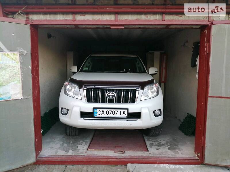 TOYOTA LAND CRUISER PRADO 2010