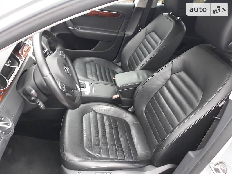 VOLKSWAGEN PASSAT 2011