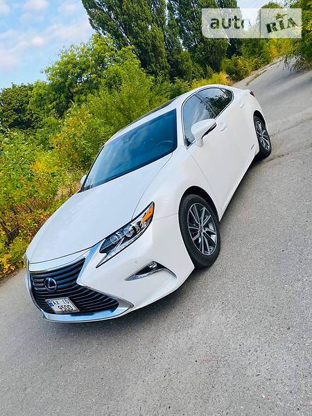 LEXUS ES 300H 2016