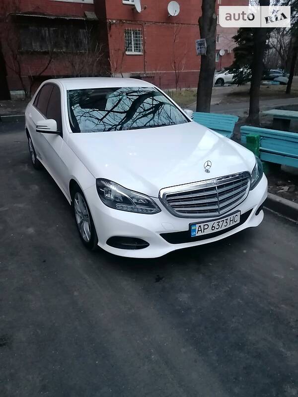 MERCEDES-BENZ E 200 2013