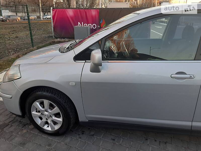 NISSAN TIIDA 2007