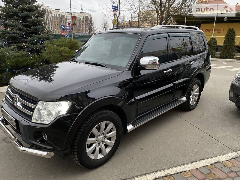 MITSUBISHI PAJERO WAGON 2011