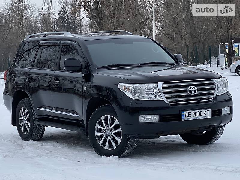 TOYOTA LAND CRUISER 200 2011