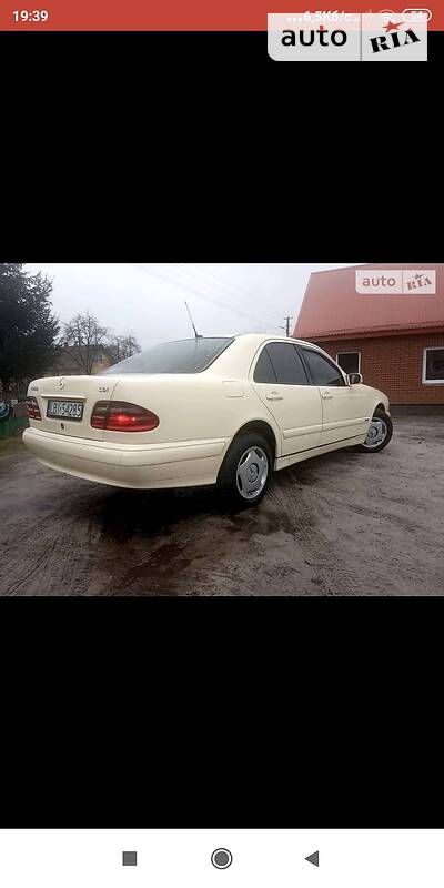 MERCEDES-BENZ E 200 CDI 2002