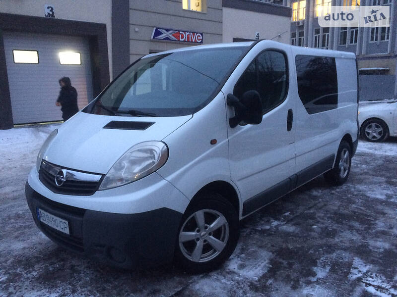 OPEL VIVARO 2012