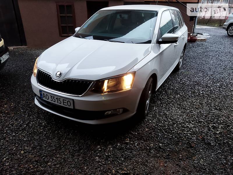 Головне фото звіту автомобіля SKODA FABIA 2015