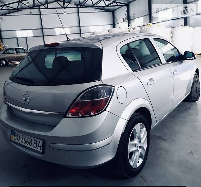Opel Astra 2012