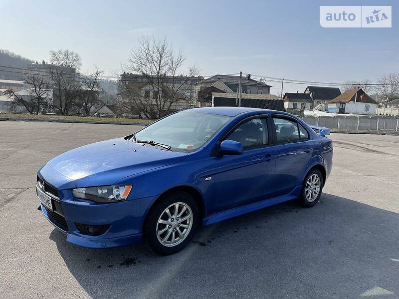 MITSUBISHI LANCER 2010