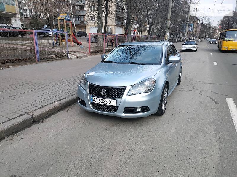 SUZUKI KIZASHI 2011
