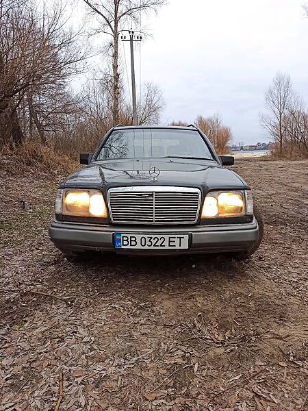 MERCEDES-BENZ 250 D 1995