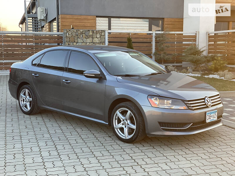 VOLKSWAGEN PASSAT 2011
