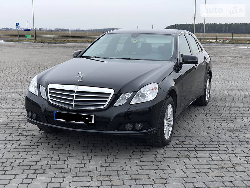 Головне фото звіту автомобіля MERCEDES-BENZ E 200 2011