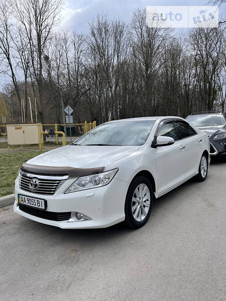 TOYOTA CAMRY 2012