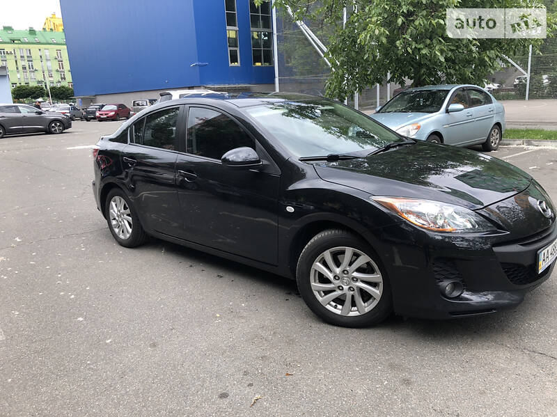 MAZDA 3 2012