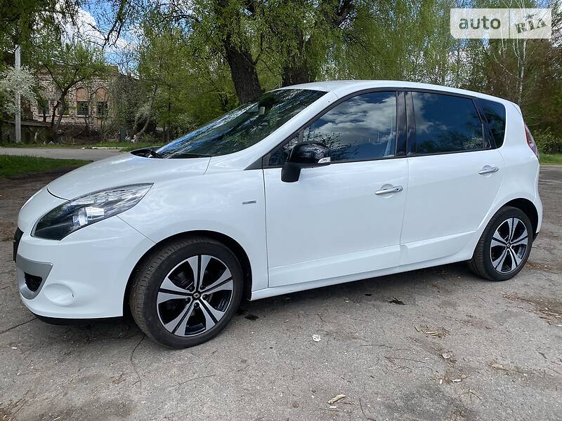 RENAULT SCENIC 2012