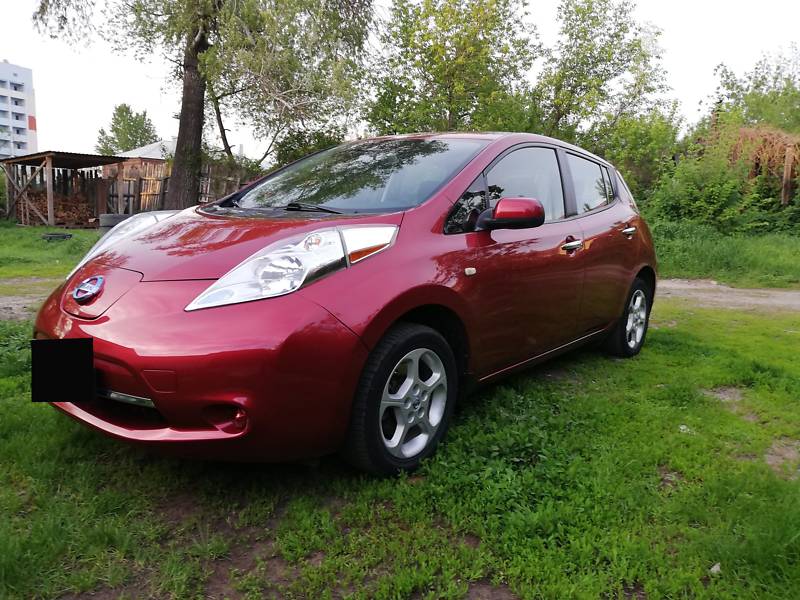 Головне фото звіту автомобіля NISSAN LEAF 2014