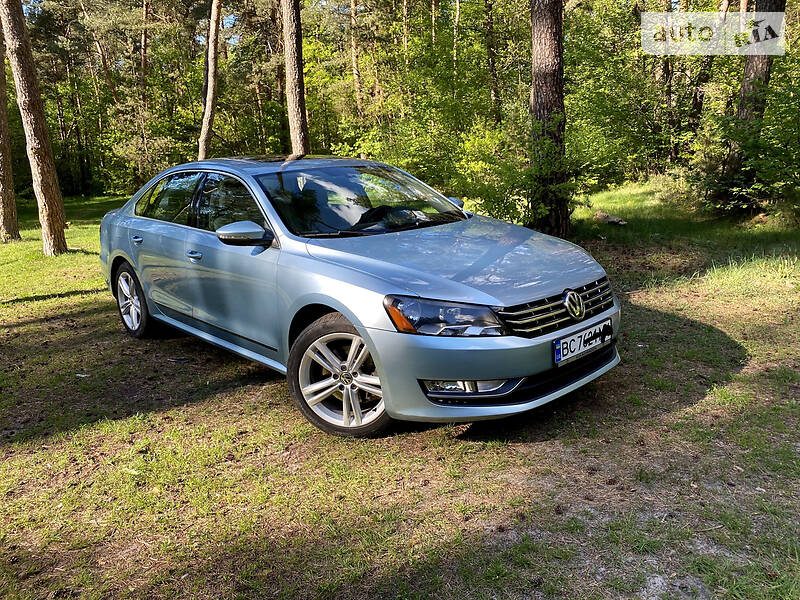 VOLKSWAGEN PASSAT 2012