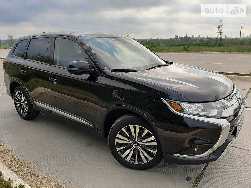 Mitsubishi Outlander SE 2019