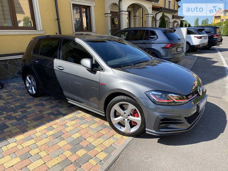 VOLKSWAGEN GOLF 2019