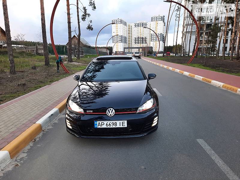 VOLKSWAGEN GOLF GTI 2014