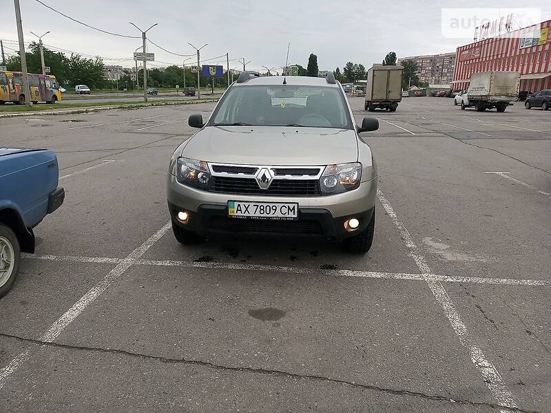 RENAULT DUSTER