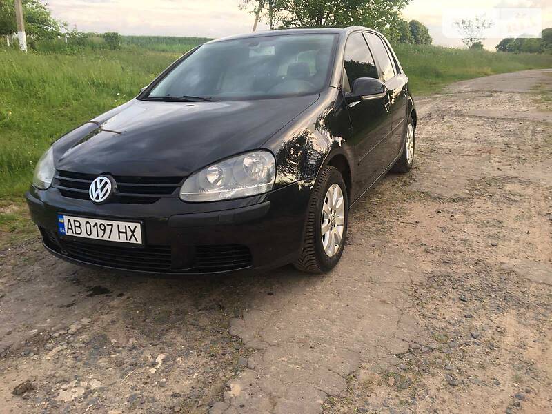 VOLKSWAGEN GOLF 2004