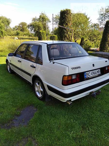 VOLVO 460 1991