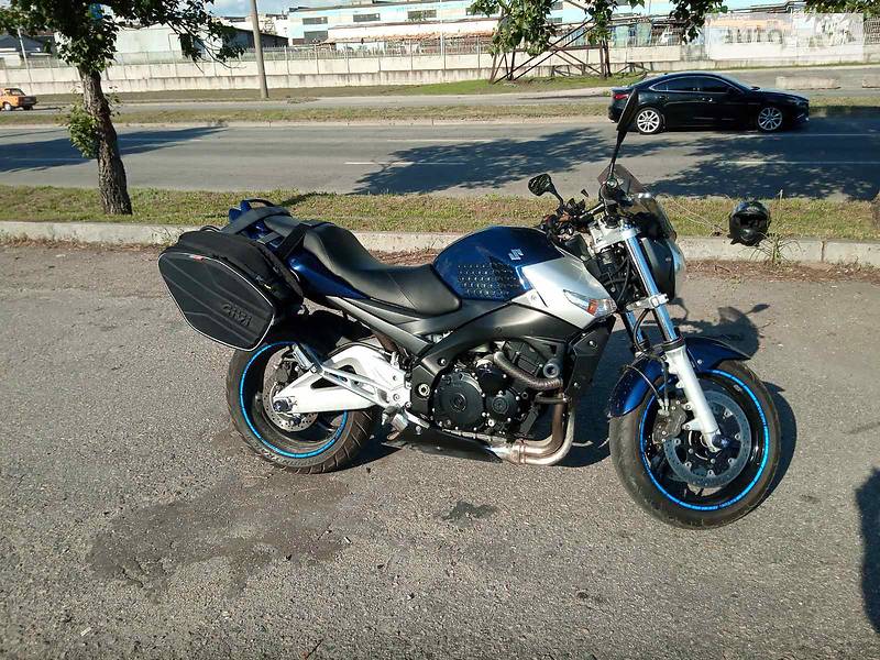 SUZUKI GSR600 2008