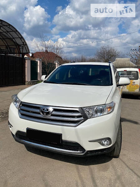 Головне фото звіту автомобіля TOYOTA HIGHLANDER 2013