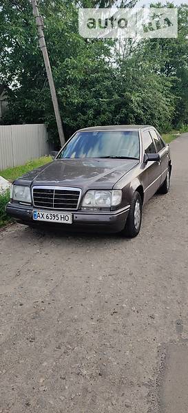 MERCEDES-BENZ 124 1995