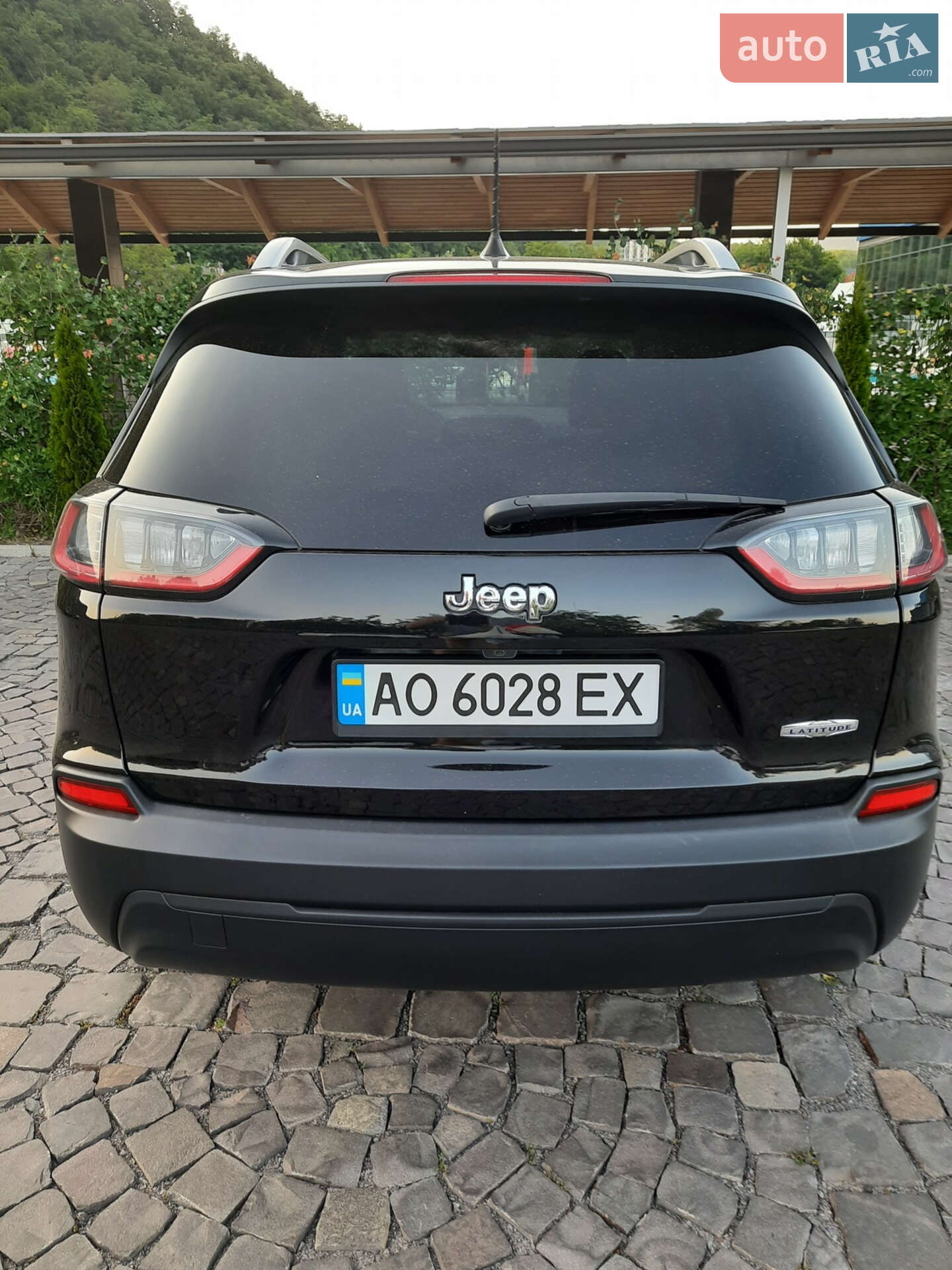 Головне фото звіту автомобіля JEEP CHEROKEE 2018