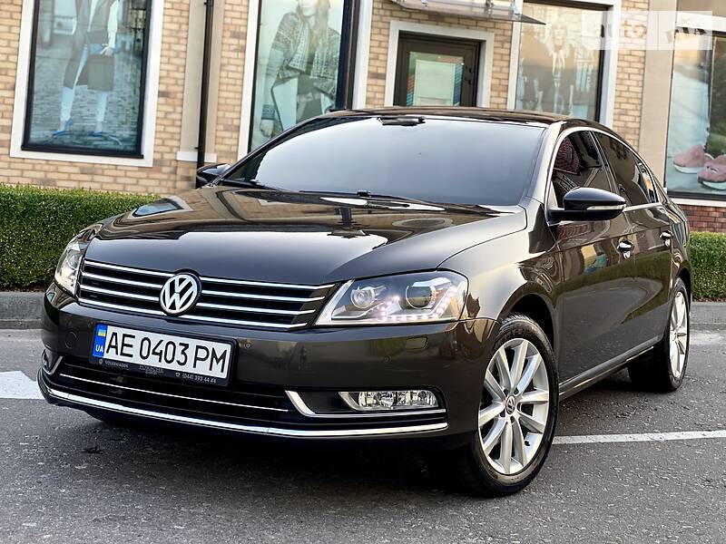 VOLKSWAGEN PASSAT 2014