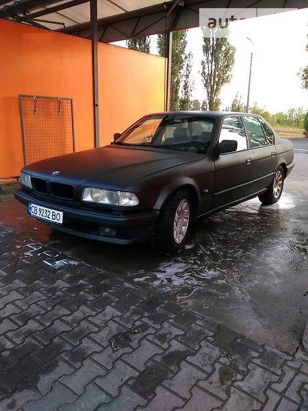 Головне фото звіту автомобіля BMW 730 1988