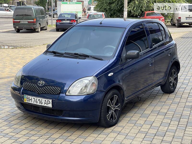 TOYOTA YARIS 2001