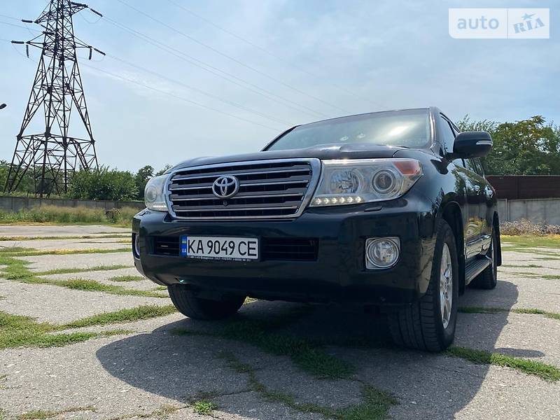 TOYOTA LAND CRUISER 2013