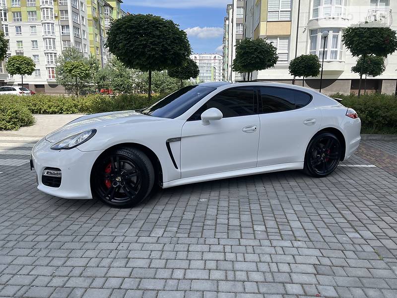 Porsche Panamera 4S 2010