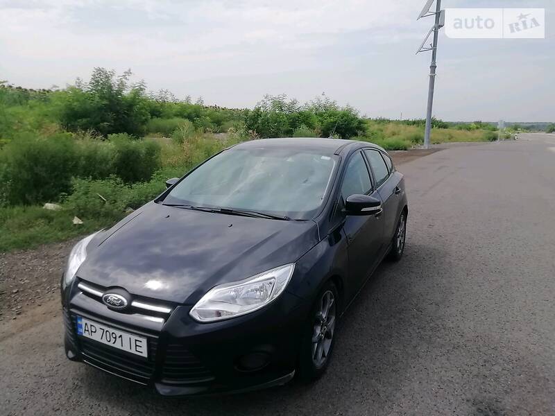 Головне фото звіту автомобіля FORD FOCUS 2013