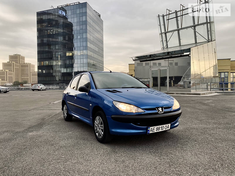 Головне фото звіту автомобіля PEUGEOT 206 2005
