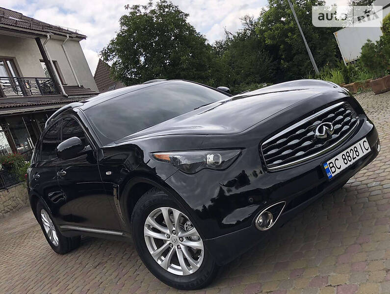 INFINITI FX35 2010
