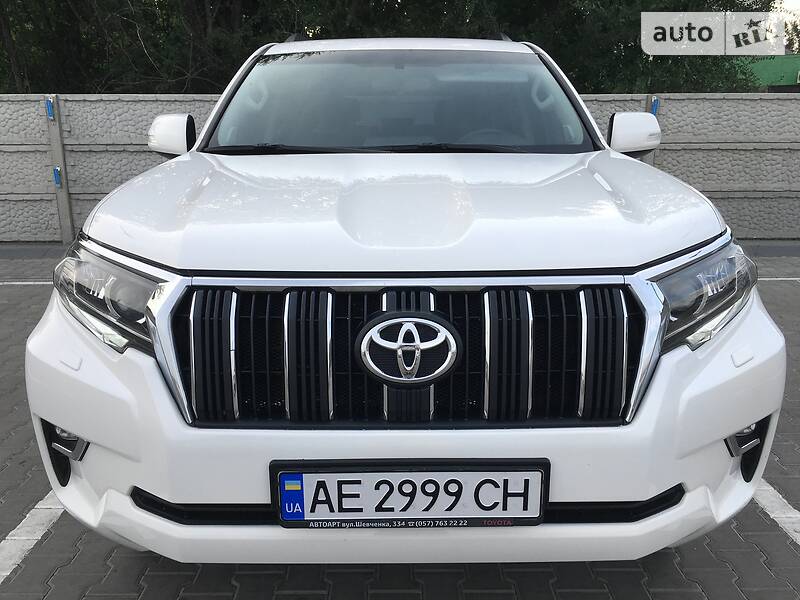 TOYOTA LAND CRUISER 150 2019