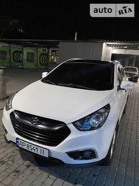 Головне фото звіту автомобіля HYUNDAI IX35 2011