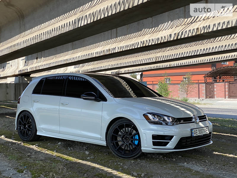 VOLKSWAGEN GOLF 2015