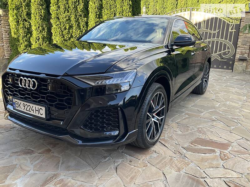 Головне фото звіту автомобіля AUDI Q8 2019