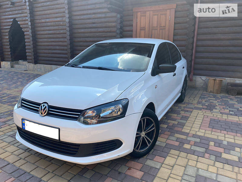 VOLKSWAGEN POLO 2013