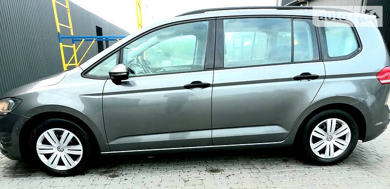VOLKSWAGEN TOURAN 2015