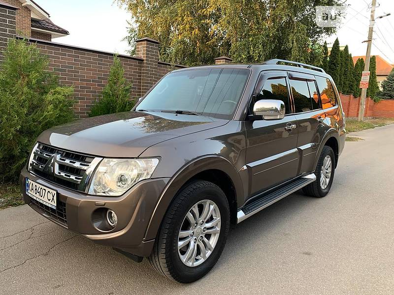MITSUBISHI PAJERO WAGON 2011