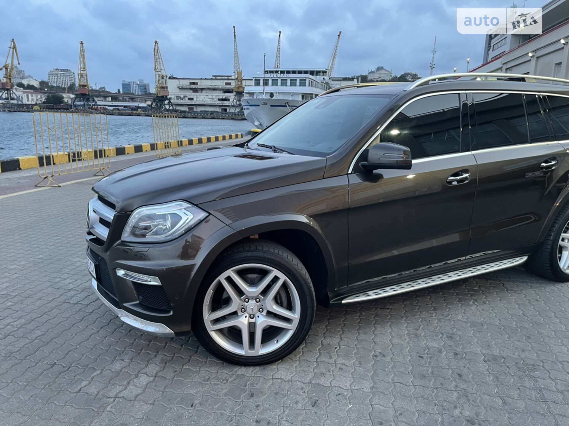 Головне фото звіту автомобіля MERCEDES-BENZ GL 350 2013