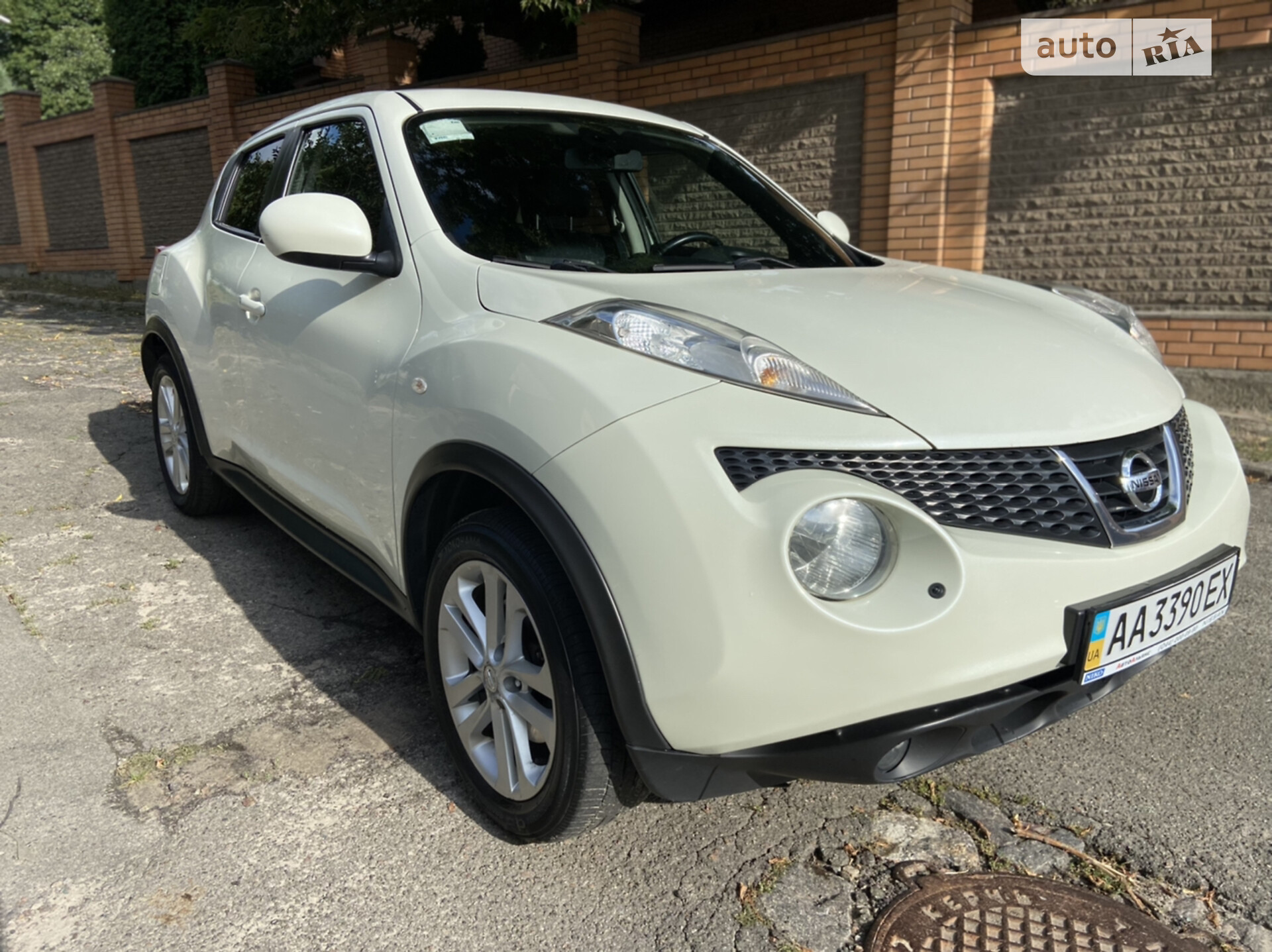NISSAN JUKE 2011